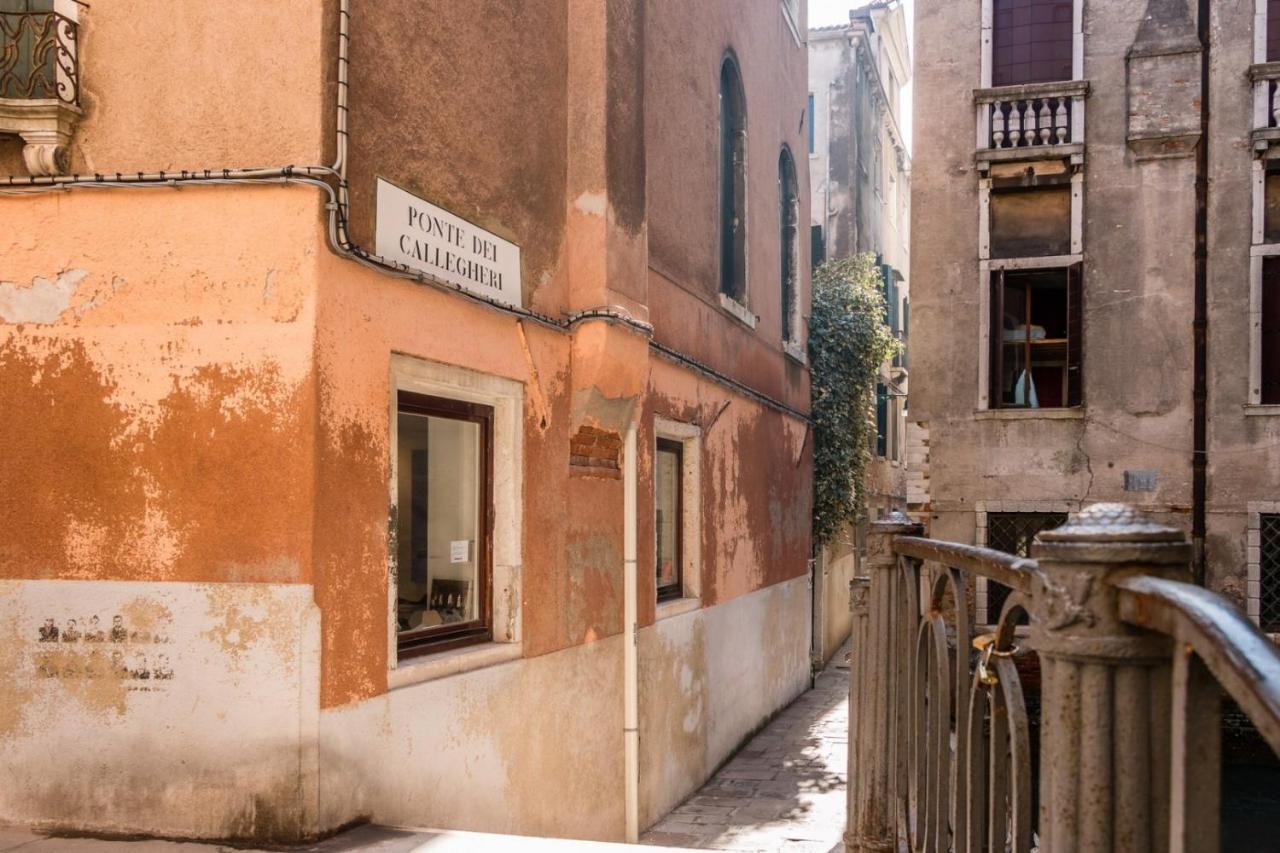 Fenice Backstage Over Canal Veneţia Exterior foto
